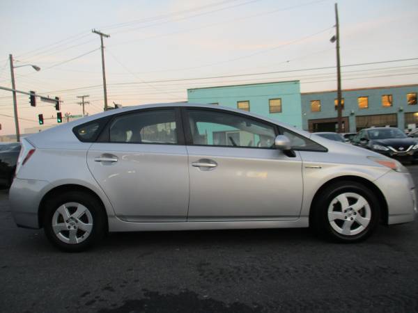2011 Toyota Prius II **Clean Title/Reliable & Gas Saver** - cars &... for sale in Roanoke, VA – photo 5