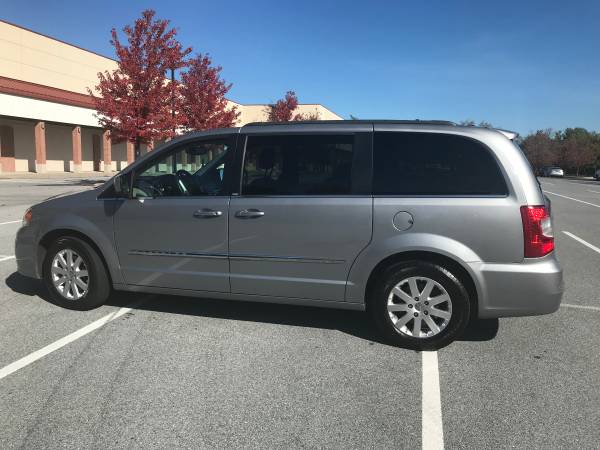 2014 Chrysler Town and Country Touring for sale in Pottstown, PA – photo 10