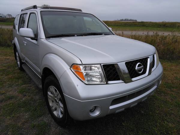 2005 Nissan Pathfinder LE Premium - cars & trucks - by owner -... for sale in Orange, CT – photo 4