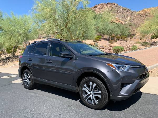 2017 Toyota RAV4 XLE clean one owner 30k low miles SUV for sale in Peoria, AZ – photo 4