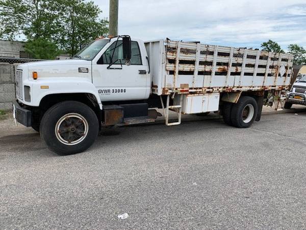 1998 GMC 19 Foot FlatBed Stake Body Lift gate Low Miles - cars &... for sale in Massapequa Park, NY – photo 3