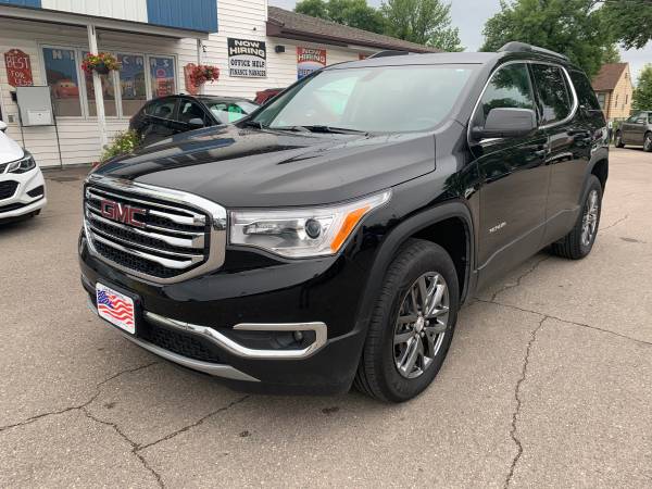 ★★★ 2018 GMC Acadia SLT / Captain Seats! / Black Leather! ★★★ for sale in Grand Forks, SD – photo 2