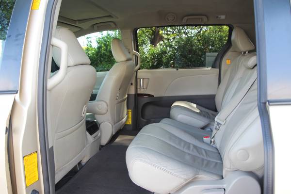 2013 TOYOTA SIENNA XLE LEATHER FULLY LOADED - - by for sale in Honolulu, HI – photo 15