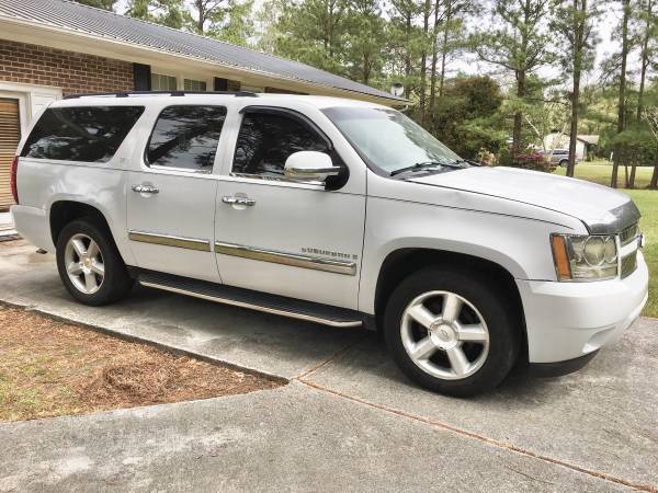 2008 Chevy Suburban for sale in Jacksonville, NC – photo 3