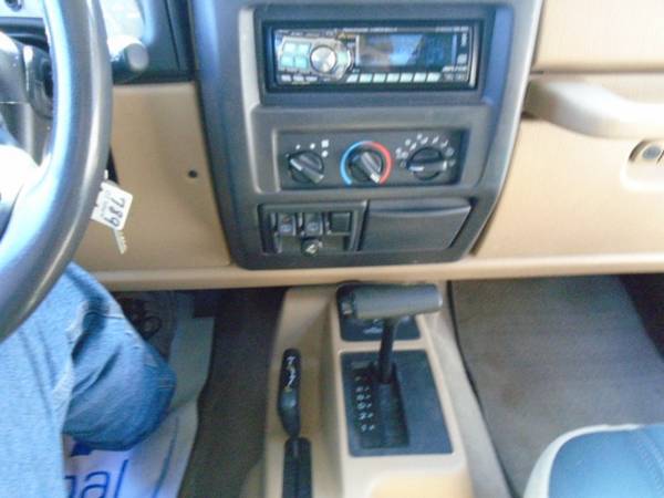 2002 Wrangler Sahara 93k, 2 Owner, Auto Cold AC Cruise an easy 10 for sale in Maplewood, MO – photo 14