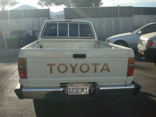 1985 TOYOTA PICKUP TRUCK 141K 5 SPEED LIKE TACOMA HILUX MUST SEE!! -... for sale in Los Angeles, CA – photo 5