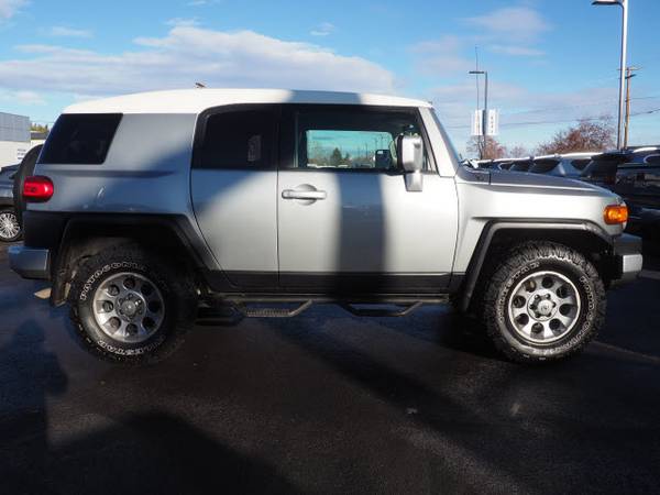 2011 Toyota FJ Cruiser - - by dealer - vehicle for sale in Bend, OR – photo 3