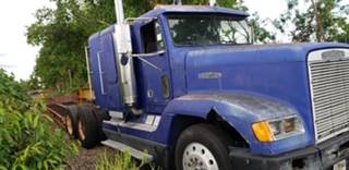 Freightliner, Lowboy and Hitachi Excavator for sale in Marco Island, FL – photo 7