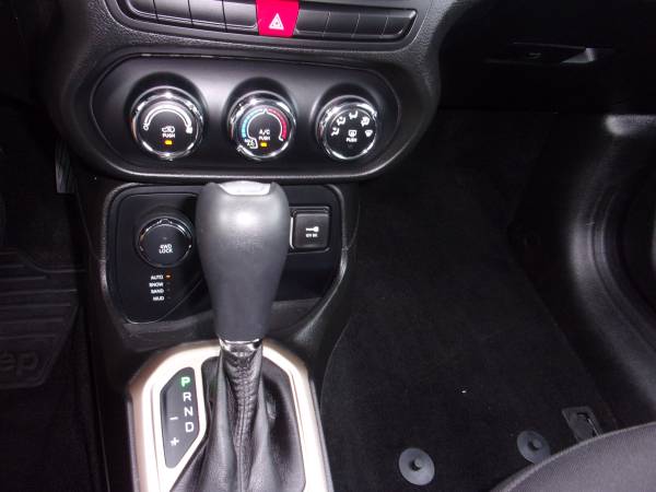 2015 Jeep Renegade Latitude 4WD for sale in Georgetown, OH – photo 10