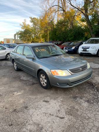 2001 Toyota Avalon XL for sale in milwaukee, WI