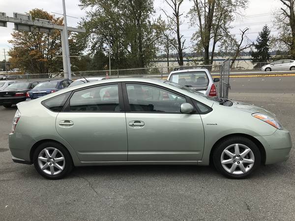 2009 Toyota Prius Touring *Well Kept*Back Up Camera* - cars & trucks... for sale in Renton, WA – photo 4