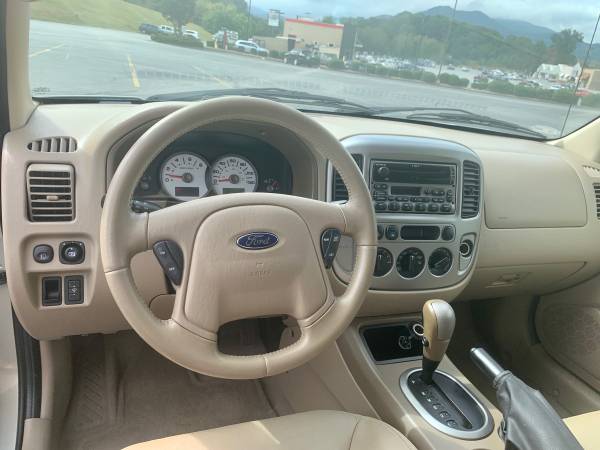 Like New 05 Ford Escape for sale in Lake Junaluska, NC – photo 12
