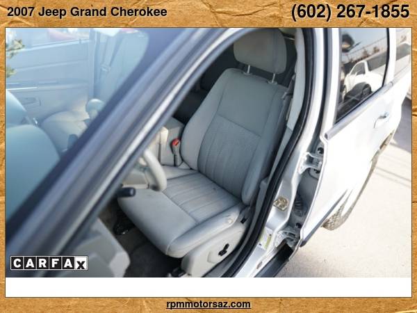 2007 Jeep Grand Cherokee Laredo 4WD - cars & trucks - by dealer -... for sale in Phoenix, AZ – photo 13
