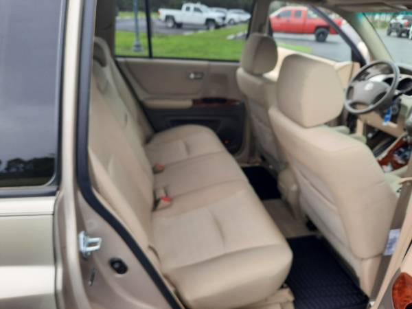 2005 TOYOTA HIGHLANDER MINT CONDITION 3RD ROW BUY HERE PAY HERE -... for sale in Sarasota, FL – photo 9