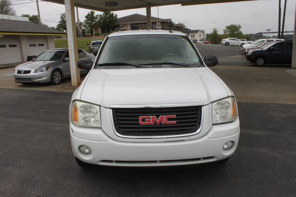 2004 GMC Envoy XL - NO RUST - cars & trucks - by dealer - vehicle... for sale in New Castle, PA – photo 3