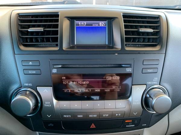 2011 Toyota Highlander - cars & trucks - by owner - vehicle... for sale in San Antonio, TX – photo 19