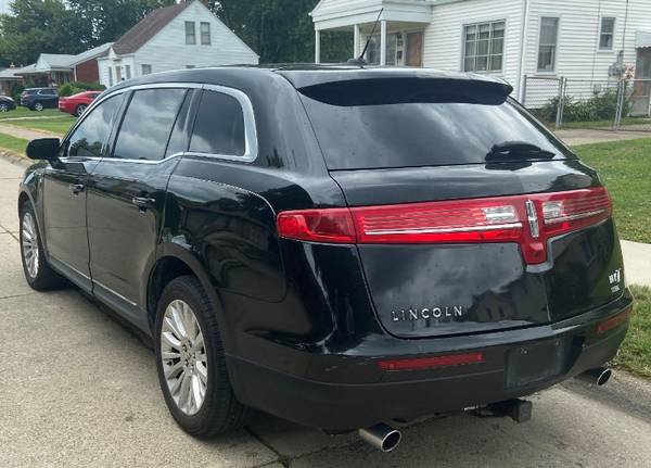 2011 Lincoln MKT 3.7L AWD - cars & trucks - by dealer - vehicle... for sale in Eastpointe, MI – photo 5