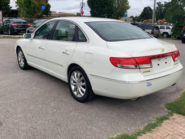2007 Hyundai Azera Limited - cars & trucks - by owner - vehicle... for sale in Springdale, AR – photo 2