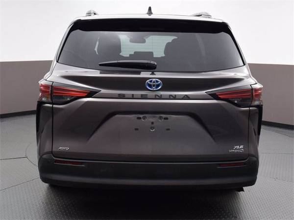 2021 Toyota Sienna XLE van - - by dealer - vehicle for sale in New Rochelle, NY – photo 4
