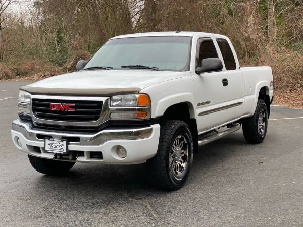2006 GMC Sierra 2500HD 4x4 4WD Truck SLT 4dr Extended Cab SB - cars for sale in Seattle, WA – photo 2