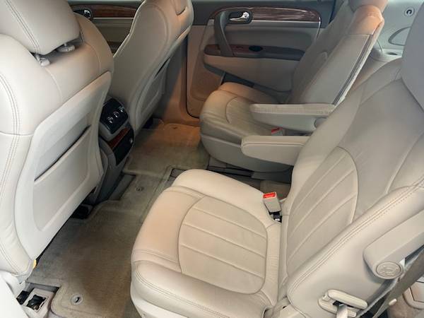 2011 Buick Enclave CXL! Heated Leather! New Tires! 3rd Row! NO RUST! for sale in Suamico, WI – photo 10