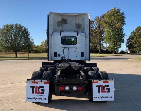 ◄◄◄ 2018 Kenworth T680 Day Cabs ►►► - cars & trucks - by dealer -... for sale in Louisville, KY – photo 5