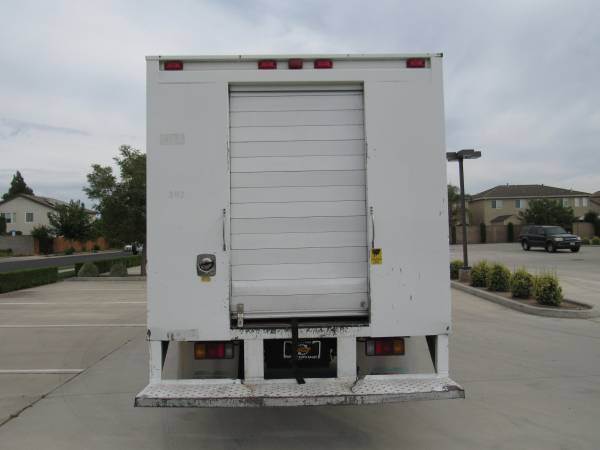 2008 GMC W4500 14FT BOX TRUCK - cars & trucks - by dealer - vehicle... for sale in Manteca, CA – photo 5