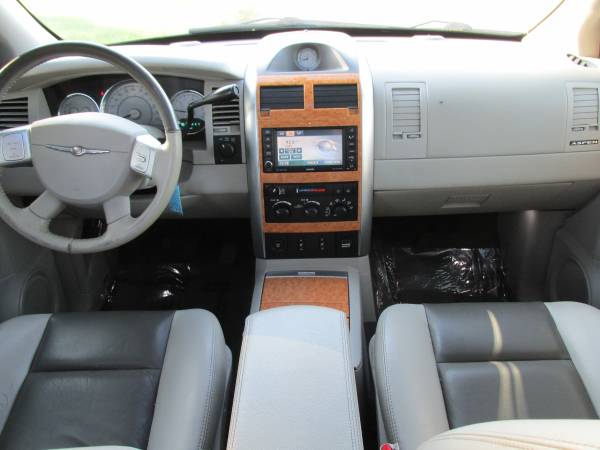 2008 Chrysler Aspen Limited 4WD (Loaded/Clean!)WE FINANCE! for sale in Shakopee, MN – photo 8