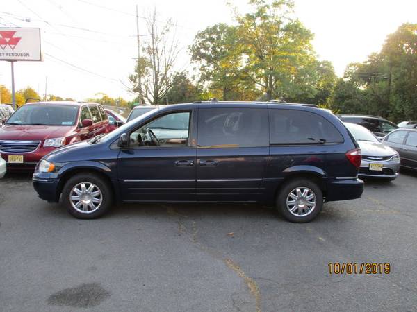 2006 Chrysler Town Country LWB 4dr Limited for sale in Belle Mead, NJ – photo 7