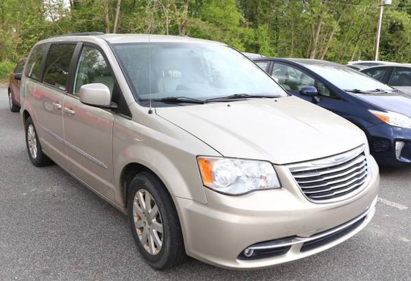 2014 Chrysler Town & Country Touring - - by dealer for sale in High Point, NC – photo 3