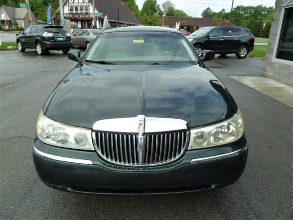 2002 Lincoln Town Car Executive - - by dealer for sale in Louisville, KY – photo 3