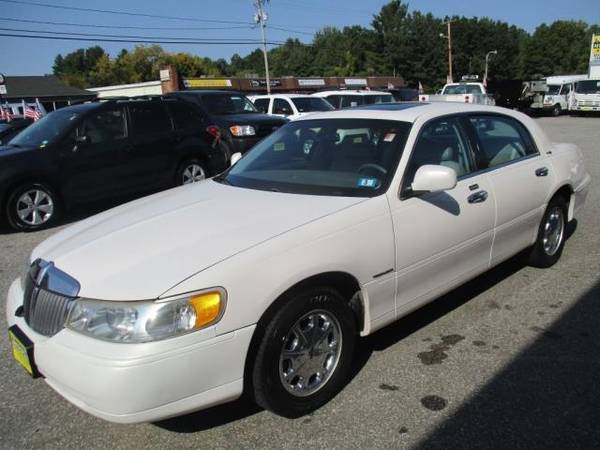 2000 Lincoln Town Car - cars & trucks - by dealer - vehicle... for sale in Dracut, MA – photo 4