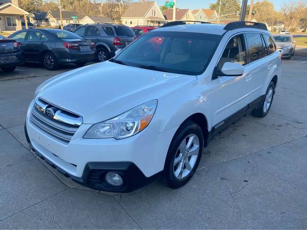 2014 Subaru Outback Premium *86K Low-Miles!* - cars & trucks - by... for sale in Lincoln, MO – photo 3