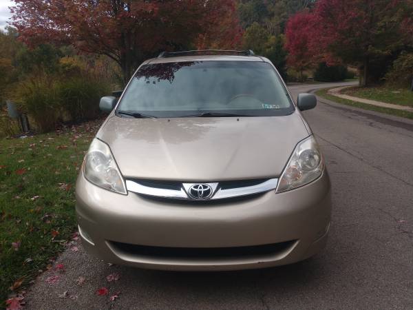 2006 Toyota Sienna XLE Limited leather All Wheel Drive for sale in Pittsburgh, PA – photo 2