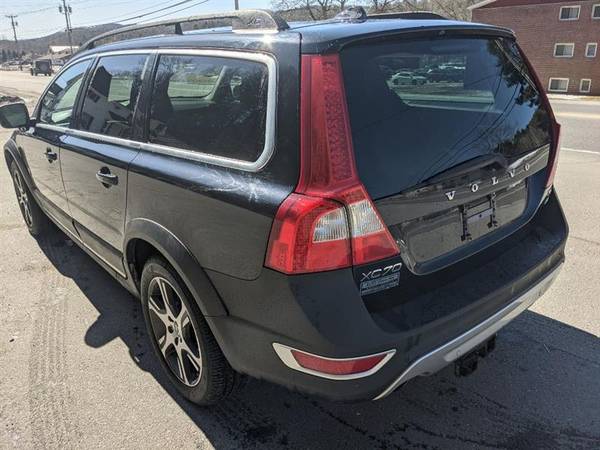 2013 Volvo XC70 T6 AWD - - by dealer - vehicle for sale in Springfield, VT – photo 3