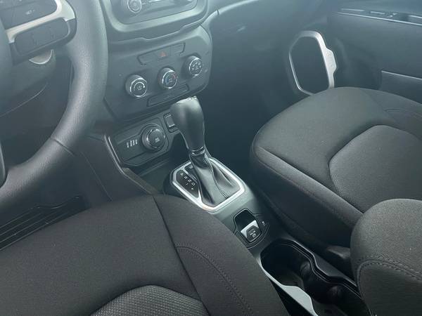 2018 Jeep Renegade Sport SUV 4D suv Gray - FINANCE ONLINE - cars &... for sale in West Palm Beach, FL – photo 21