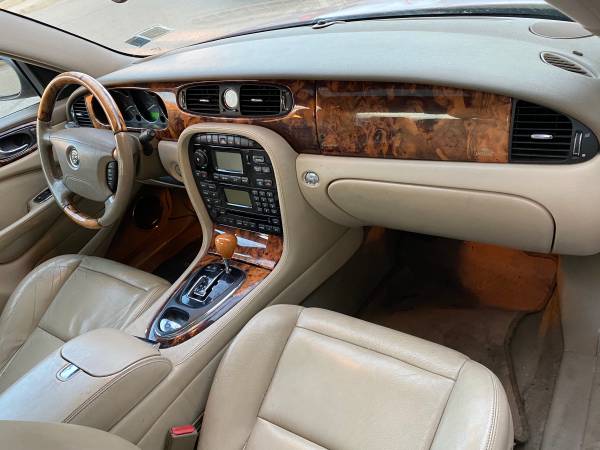 2004 Jaguar XJ8 Low Miles The engine runs like a charm - cars & for sale in Oceanside, NY – photo 15