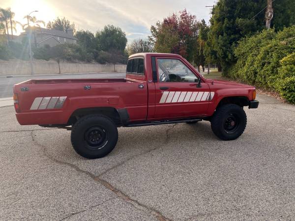 1985 Toyota pickup truck 4x4 SR5 22R - cars & trucks - by owner -... for sale in Woodland Hills, CA – photo 4