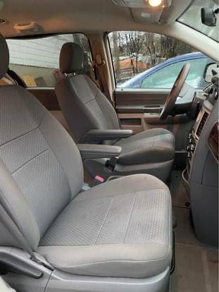 2010 Chrysler Town & Country - cars & trucks - by owner - vehicle... for sale in West Bend, WI – photo 4