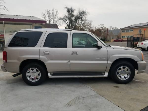 ///2006 Cadillac Escalade//AWD//Leather//Heated Seats//Navigation/// for sale in Marysville, CA – photo 4