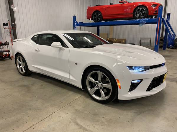 2018 Chevy Camaro 2SS with 1200 Miles! - - by dealer for sale in Sioux Falls, SD – photo 5