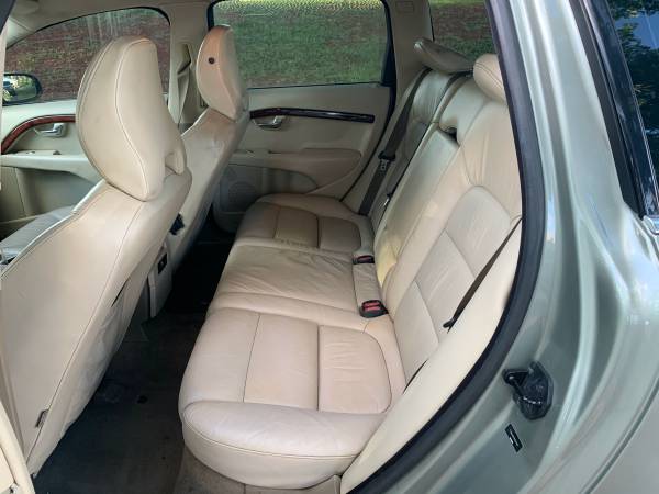 2008 Volvo V70 only 62K miles - cars & trucks - by owner - vehicle... for sale in Waipahu, HI – photo 7