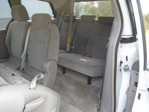 TOYOTA SIENNA mini VAN LE - cars & trucks - by dealer - vehicle... for sale in Gainesville, FL – photo 12