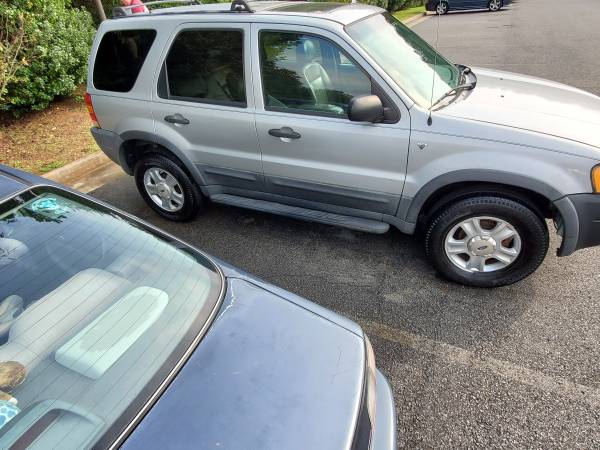 very cheap 2005 Ford Escape xlt 125,000 miles - cars & trucks - by... for sale in Dumfries, District Of Columbia – photo 4