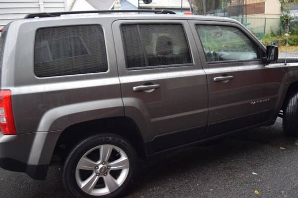 *2012* *Jeep* *Patriot* *Latitude 4dr SUV* - cars & trucks - by... for sale in Paterson, CT – photo 19