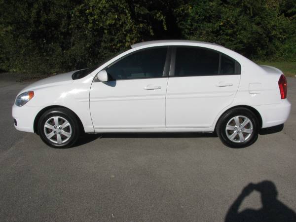 2010 HYUNDAI ACCENT GLS.....4CYL AUTO......RUNS EXCELLENT!!!! - cars... for sale in Knoxville, TN – photo 3