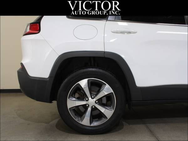 2019 Jeep Cherokee Limited 4WD - - by dealer - vehicle for sale in Batavia, IL – photo 12