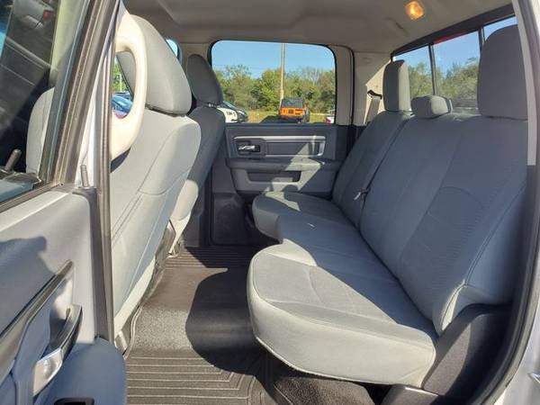 2015 Ram 2500 Crew Cab 4WD SLT Pickup 4D 6 1/3 ft Trades Welcome Finan for sale in Harrisonville, MO – photo 5