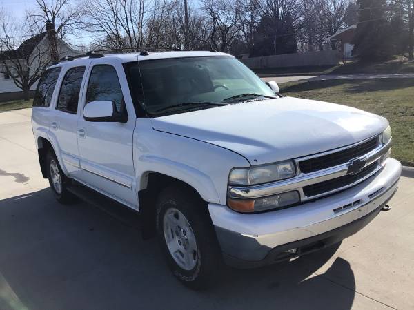 White Chevy Tahoe 1500 4X4 - cars & trucks - by dealer - vehicle... for sale in Dallas Center, IA – photo 2