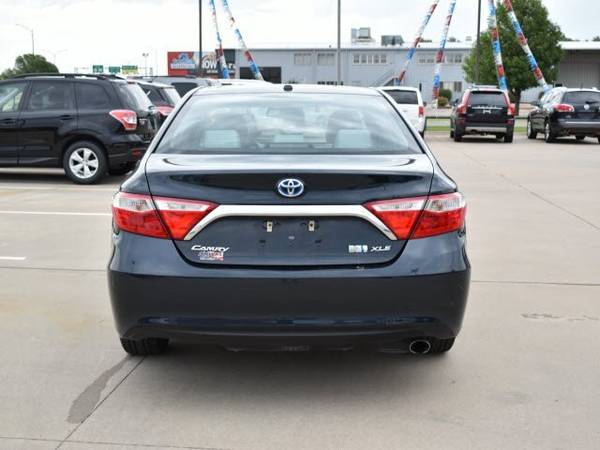 2017 Toyota Camry Hybrid Hybrid XLE - cars & trucks - by dealer -... for sale in Wichita, KS – photo 9